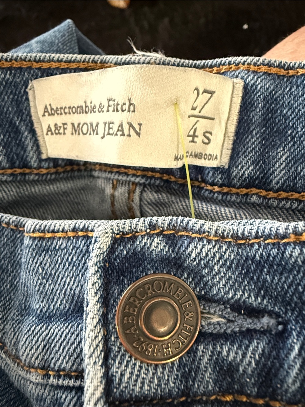 Abercrombie & Fitch Mom
Jeans Size 27 Short
Distressed Raw Hem High
Rise Denim